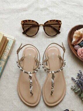 Xappeal Mykonos Taupe Beaded Shell T-Strap Sandals Size 6.5